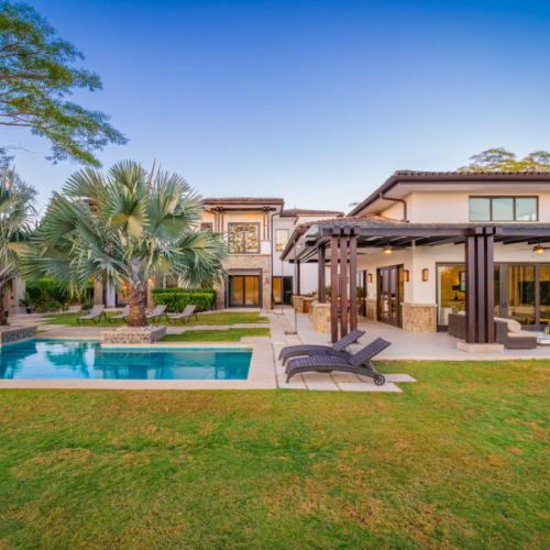 Right on the golf course of Hacienda Pinilla