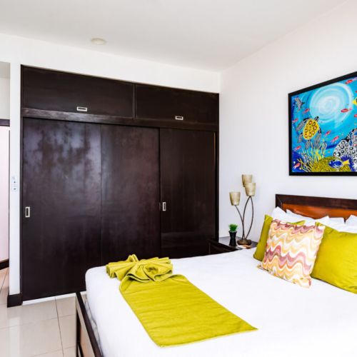 Plenty of space to storage your clothe