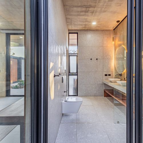 Master bath room