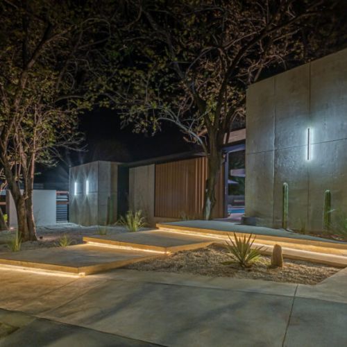 Fully faced House