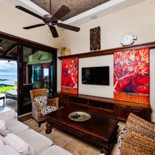 Spacious living area in Tamarindo, perfect for relaxing or gathering with family and friends during your Costa Rica vacation rental stay.