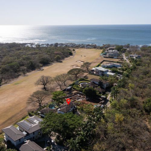 Golf course views to the beach